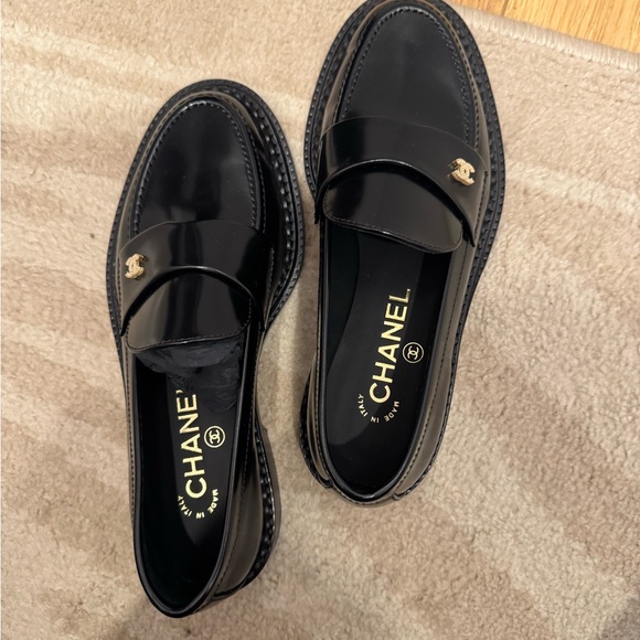 CHANEL Black Loafers - Picture 3 of 3